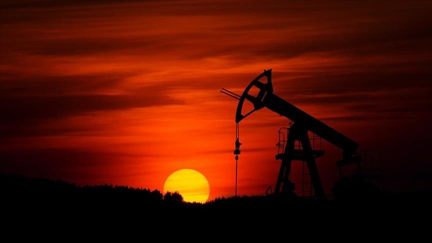 Oil prices edge up over uncertainty in Middle East