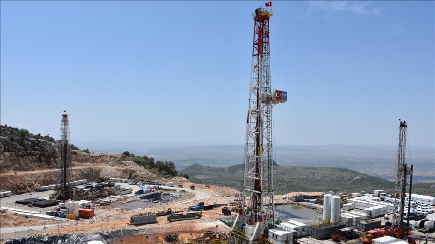 Bakan Bayraktar, Gabar'da petrol keşfinin yıl dönümünde şehitleri andı
