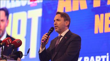 Enerji ve Tabii Kaynaklar Bakanı Bayraktar, İstanbul'da gençlerle bir araya geldi: