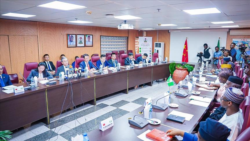 Nijerya ile Çin, enerji ve küresel kalkınmanın da yer aldığı 5 alanda mutabakat zaptı imzaladı