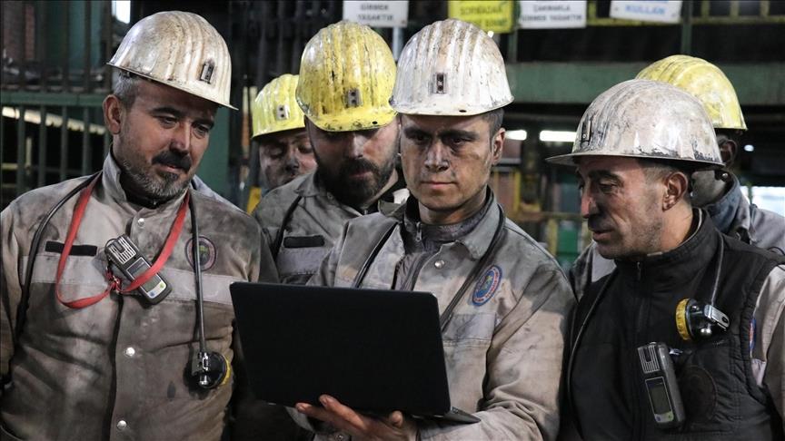 Çalışma ve Sosyal Güvenlik Bakanı Işıkhan, madencilik sektörü temsilcileriyle buluştu: