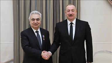 İlham Aliyev'den Uluslararası Enerji Ajansı Başkanı Birol'a "Dostluk Nişanı"