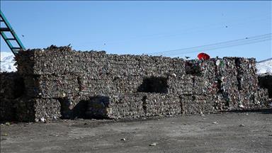 Bitlis'te toplanan at谋klar evlere 谋艧谋k, ekonomiye gelir oluyor