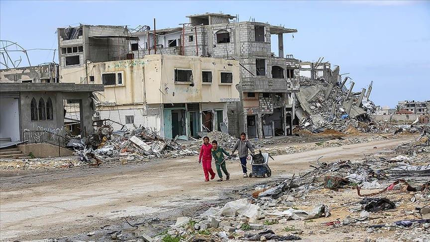 Gazze'deki hükümet: İsrail, alternatif enerji kaynaklarını sistematik olarak yok ediyor