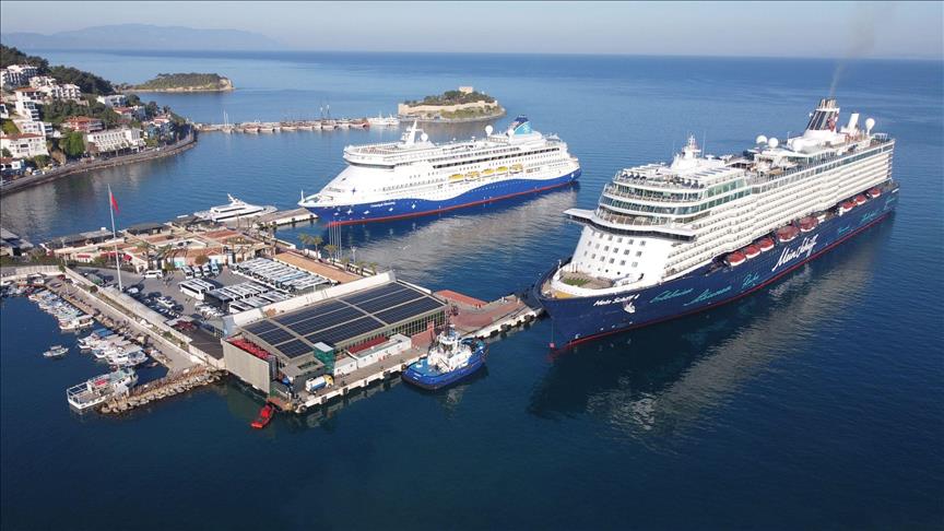 Ege Port Kuşadası güneş enerjisi yatırımında ilk fazı tamamladı