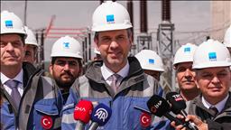 Türkiye'nin elektrik iletim ve dağıtım hatlarında kesintiye neden olacak sorun bulunmuyor