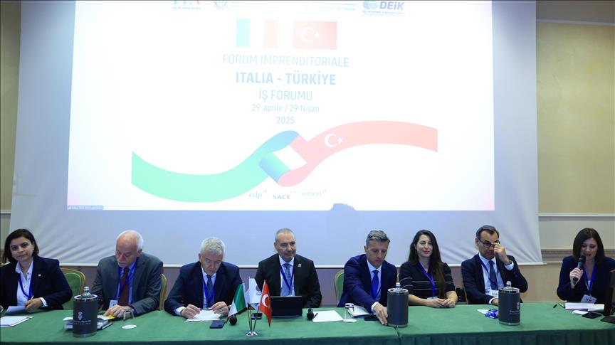 Türkiye-İtalya İş Forumu Roma'da düzenlendi