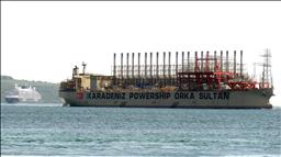 Elektrik üretim gemisi Çanakkale Boğazı'ndan geçti