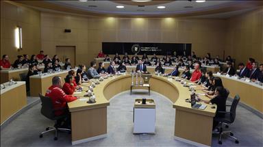 Bakan Bayraktar BOTAŞ Spor'un şampiyon sporcularını tebrik etti