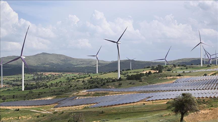 Dünyada yapımı süren 3 enerji projesinden 2'si temiz kaynaklı