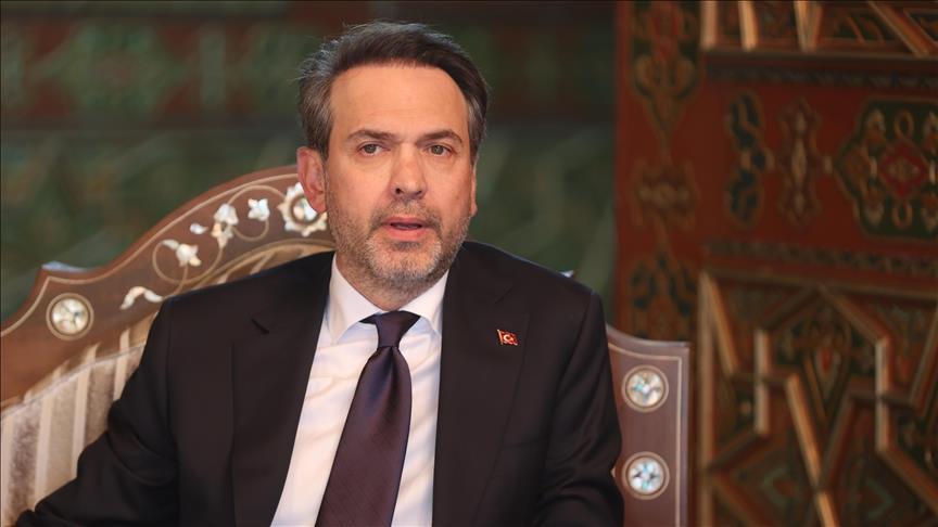 Bakan Bayraktar, yenilenebilir enerji projelerinde izin süreçlerinin hızlanacağını bildirdi: