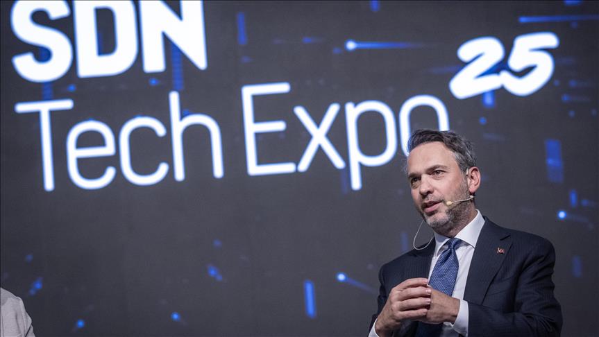 Bakan Bayraktar, enerji projelerinde izin sürecinin kısaltılmasına yönelik paketin yasalaşacağını söyledi: