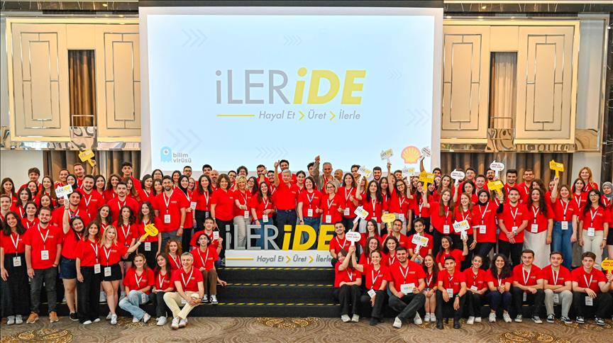 Shell İLERİDE programı üçüncü dönem mezunlarını verdi