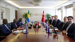 Enerji ve Tabii Kaynaklar Bakanı Bayraktar, Gabonlu bakanlarla görüştü
