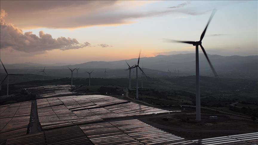 İzmir'de yenilenebilir enerji sektörüne "üniversiteli tekniker" desteği verilecek
