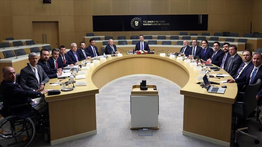 Bakan Bayraktar, Türkiye Kömür Üreticileri Derneği yönetimini kabul etti