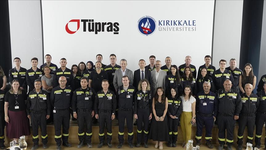 Kırıkkale Üniversitesi ve Tüpraş iş birliğiyle gerçekleşen Temel Rafinericilik Staj Programı ilk mezunlarını verdi