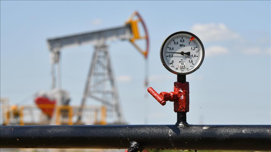 Oil prices post weekly loss on tariff worries, easing geopolitical tensions
