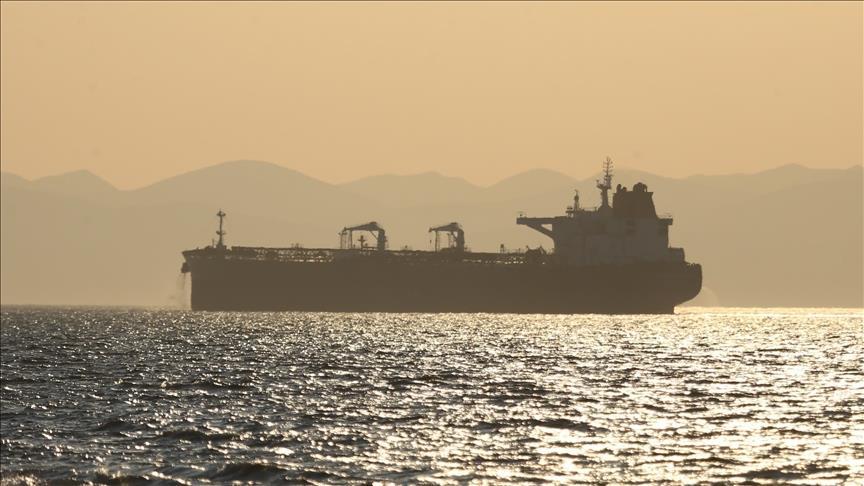Lübnan'da yaşanan elektrik krizinin aşılması çerçevesinde Kuveyt'ten gelen petrol tankeri ülkeye ulaştı