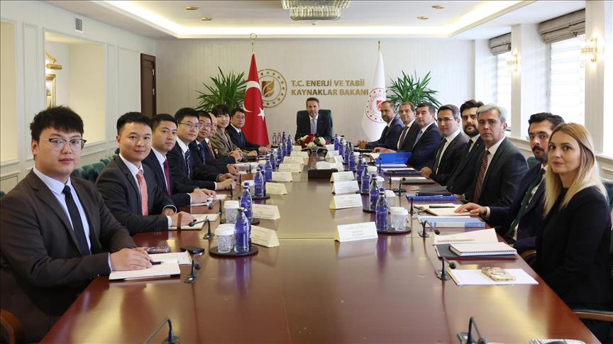 Enerji Bakanı Bayraktar, Çinli Dongfang'la rüzgar türbini üretim tesisi kurmayı değerlendirdiklerini bildirdi