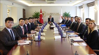 Enerji Bakanı Bayraktar, Çinli Dongfang'la rüzgar türbini üretim tesisi kurmayı değerlendirdiklerini bildirdi