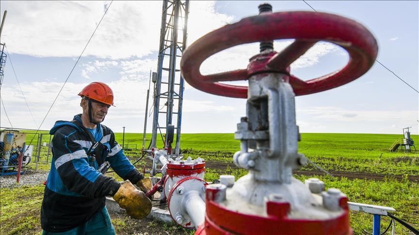 Oil edges up as US demand supports prices, OPEC+ allays supply fears