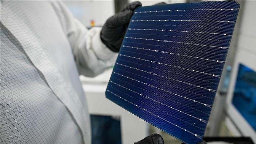 Scientists use machine learning to solve puzzle of next-gen solar material
