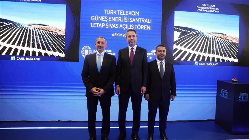 Bakan Bayraktar, Sivas'taki GES yatırımının açılışını 5G ile İstanbul'dan yaptı