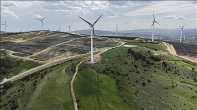 Yenilenebilir enerji kaynakları, küresel elektrik üretiminde ilk kez kömürü geride bıraktı