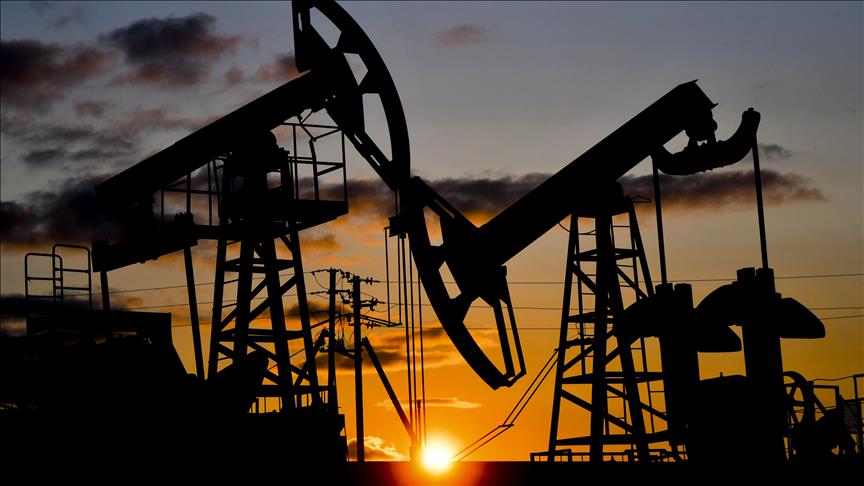 Oil heading for slight weekly loss as markets weigh Gaza ceasefire