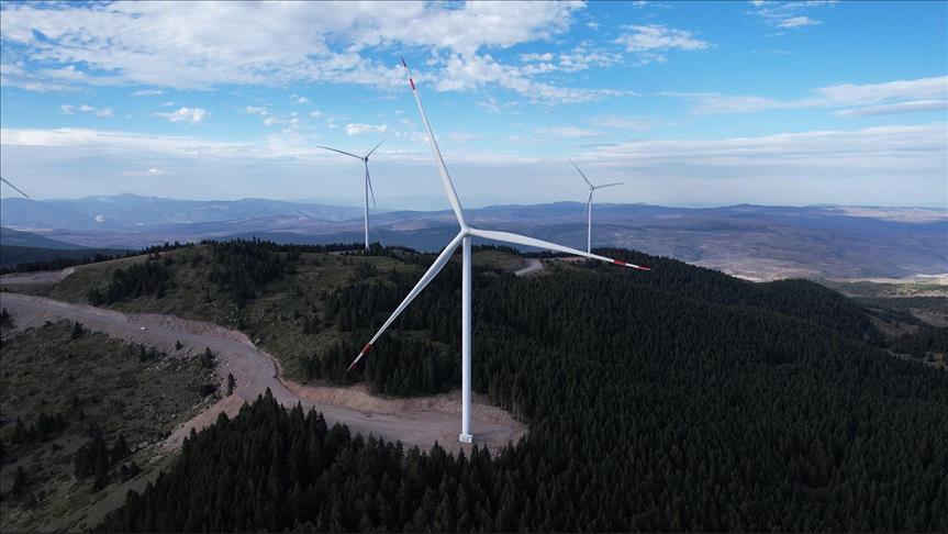 Türkiye'nin en büyük rüzgar türbini Çerkeş'te devreye alındı