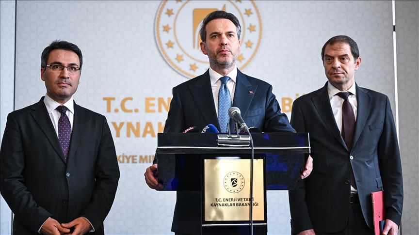 Bakan Bayraktar, YEKA-GES 2025 yarışmalarının 400 milyon dolarlık yatırıma karşılık geldiğini bildirdi