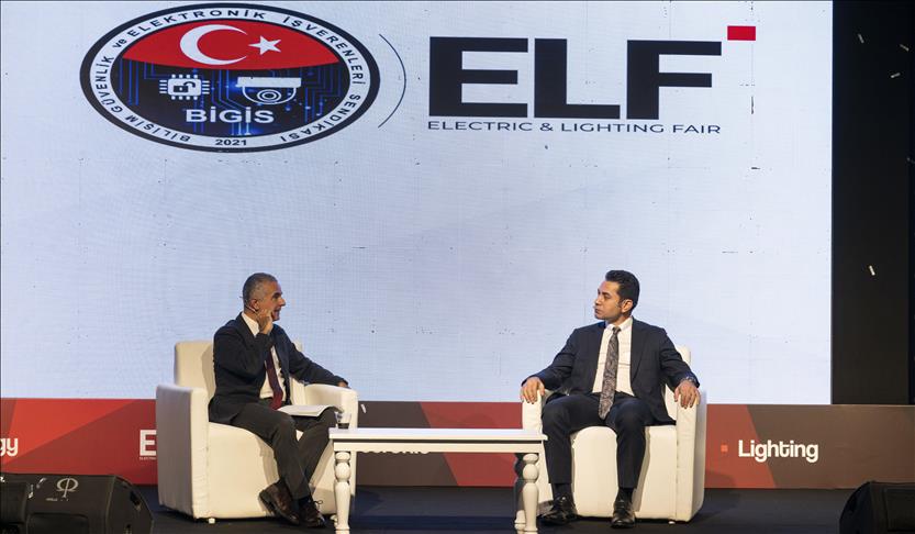 Elektrik Elektronik Fuarı'nda "Türkiye'nin yatırımda stratejik yükselişi" ele alındı