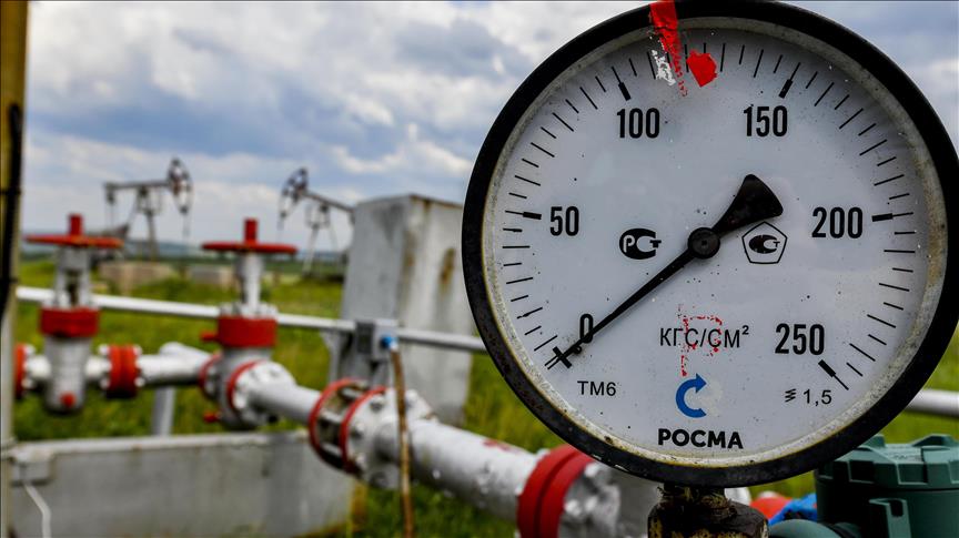 Oil heads for weekly loss as demand worries outweigh geopolitical risks