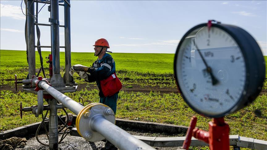 Oil prices rise on US-Venezuela tensions, supply disruption fears