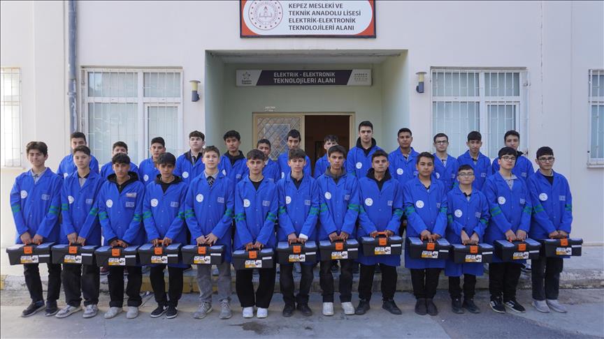 AEDAŞ ve Antalya İl Milli Eğitim Müdürlüğü Enerjinin Yıldızları Projesi'ni 3 yıl uzattı