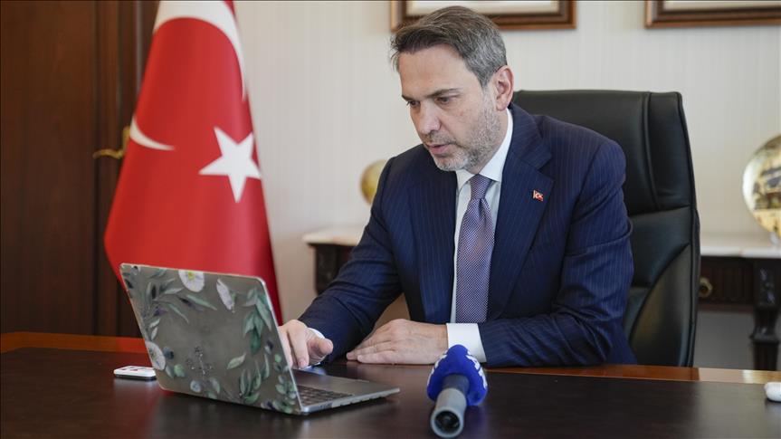 Enerji Bakanı Bayraktar, AA'nın "Yılın Kareleri" oylamasına katıldı