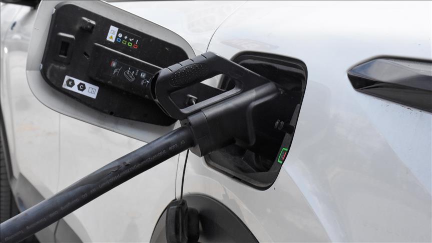 Global competition in automotive industry shifts toward battery technologies