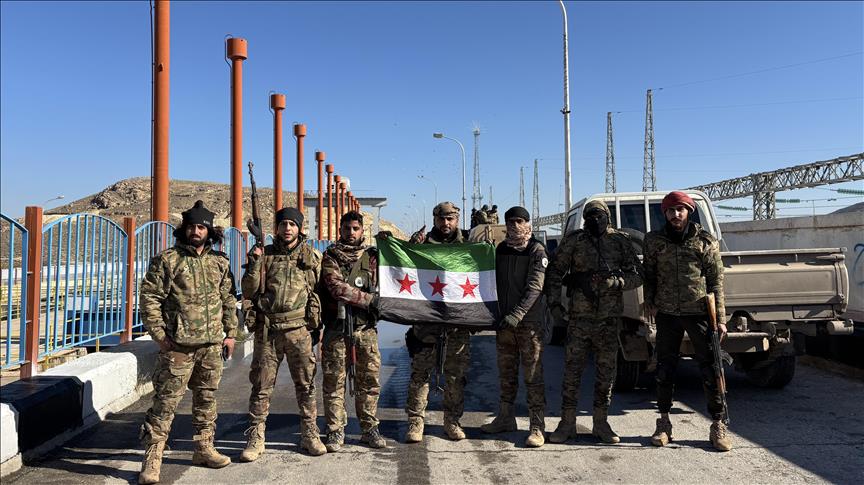 Syrian army moves towards Tishrin Dam southeast of Manbij