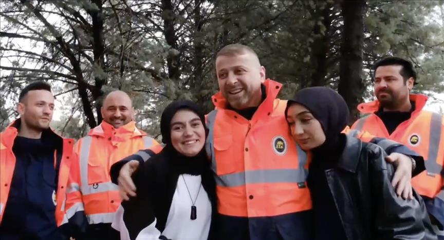 6 Şubat depremlerinde arama çalışmalarına katılan madenciler, kurtardıkları depremzedelerle buluştu