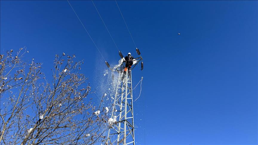 Türkiye's daily power consumption down 0.3% on Feb. 12