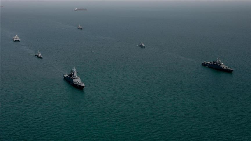 Iran’s Revolutionary Guards threaten to ‘burn’ ships in Strait of Hormuz, halt oil exports