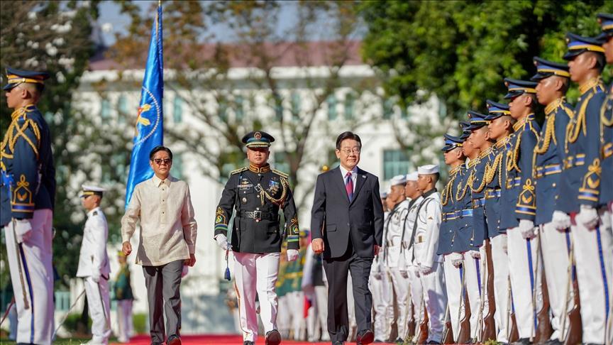 South Korean, Philippine presidents agree to advance ties in AI, energy, defense