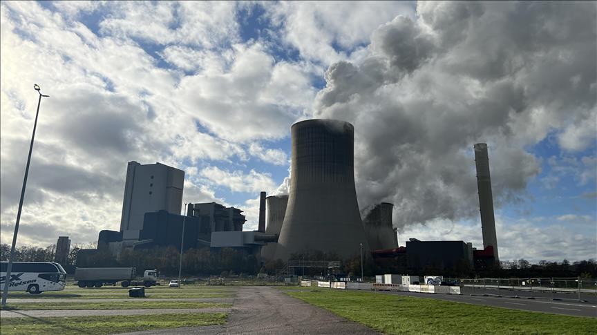 Spot market electricity prices for Thursday, March 12