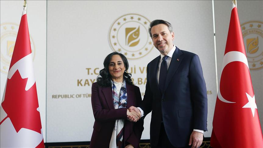 Bakan Bayraktar, Kanada Dışişleri Bakanı Anand ile enerjide işbirliği imkanlarını görüştü