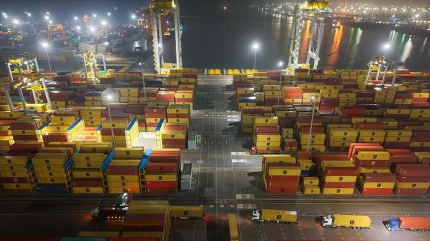 Iraq cuts Basra oil output by 70% amid regional escalation