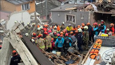 Fatih'te doğal gaz patlaması sonucu 2 bina çöktü