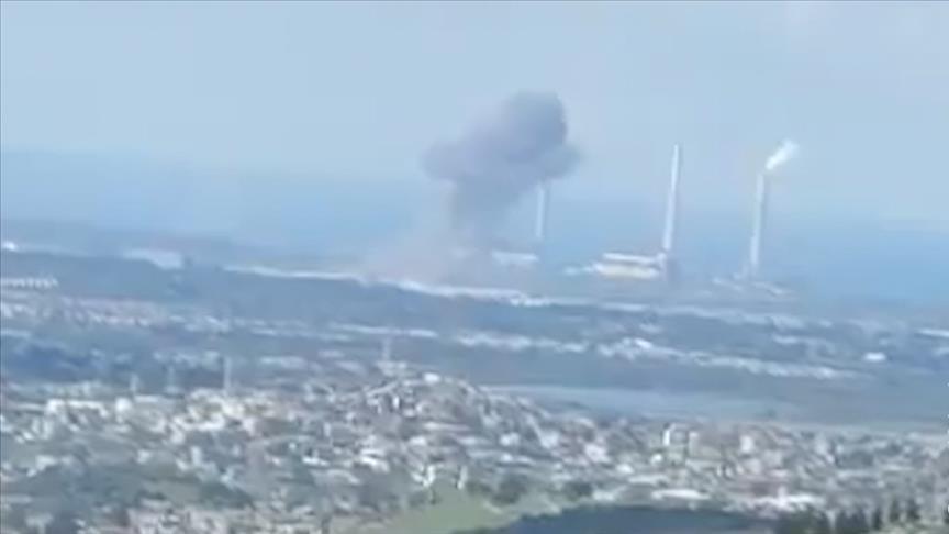 İran'ın misillemesinin ardından İsrail'de Rabin Elektrik Santrali çevresinden dumanlar yükseldi