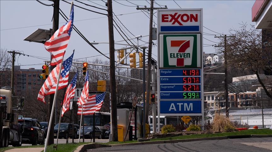US gasoline prices eclipse $4 mark amid Middle East conflict
