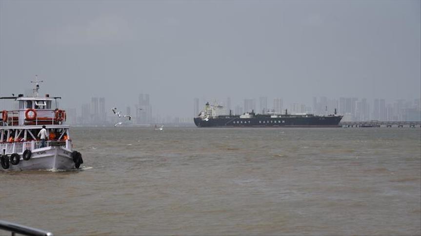 Iran halts tanker traffic at Strait of Hormuz after Israeli strikes on Lebanon